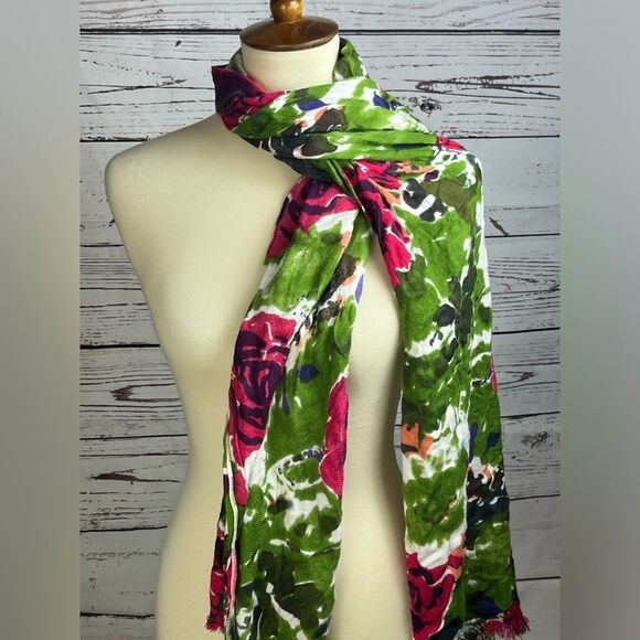 Beautiful Rose Scarf - Picture 2 of 8